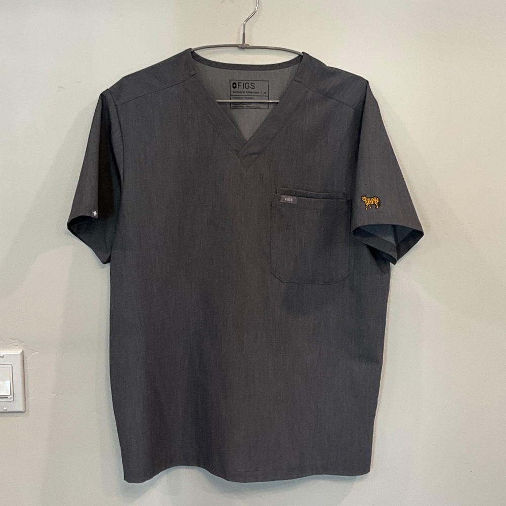 Figs Men's Charcoal Scrub Top